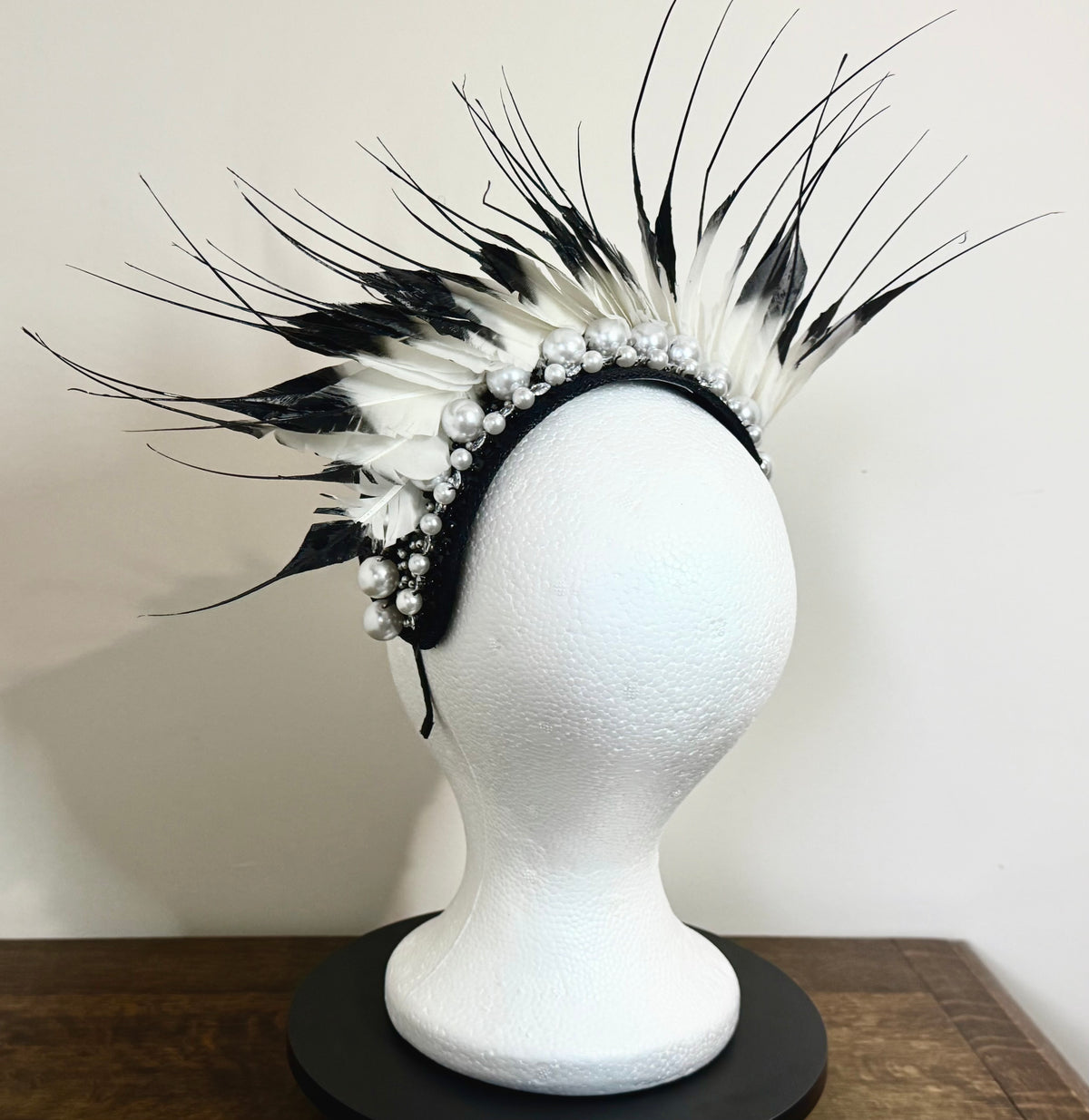 Black and White Feathered Statement Headpiece – Magpie