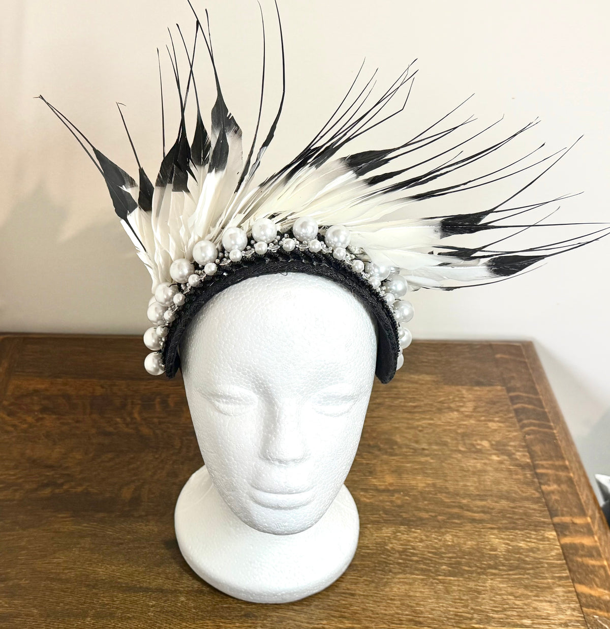 Black and White Feathered Statement Headpiece – Magpie