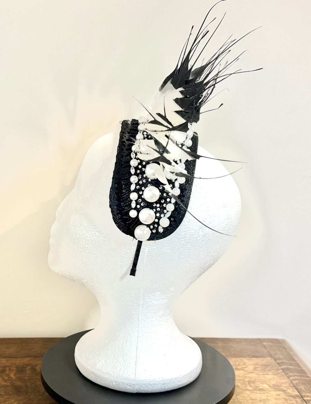 Black and White Feathered Statement Headpiece – Magpie